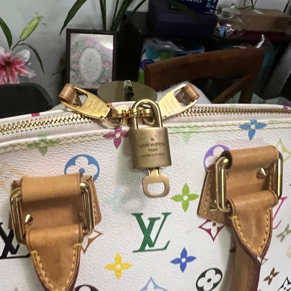 Louis Vuitton Alma GM handbag - Picture 9 of 17
